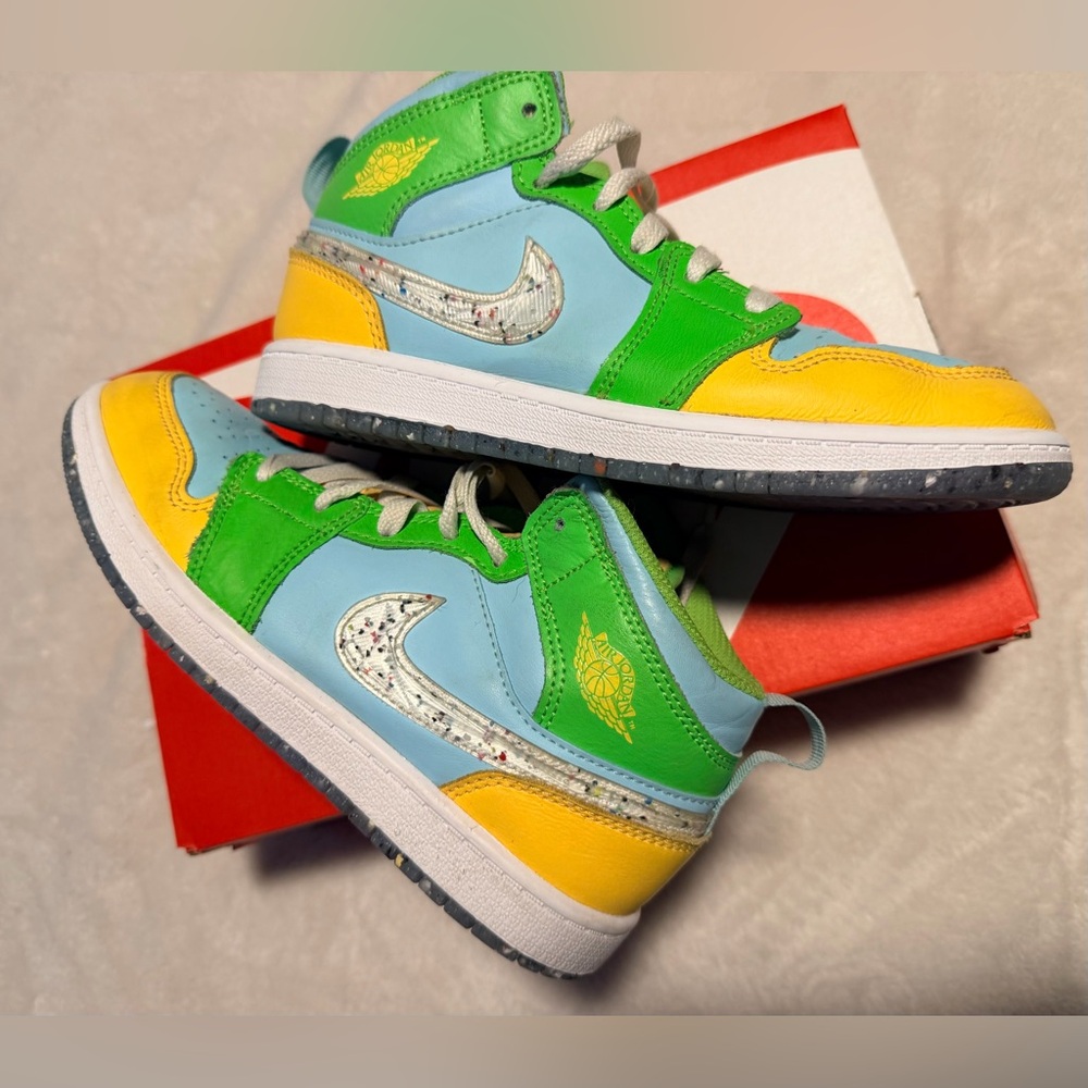Nike Air Jordan 1 Mid SE Recycled Grind (GS)